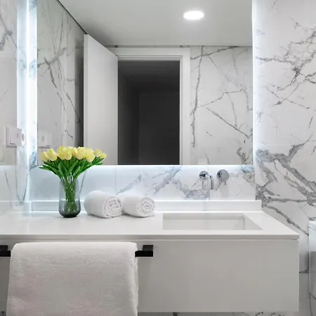 Spacious Duplex - 2 Private Bathrooms - Workspace Sevilla